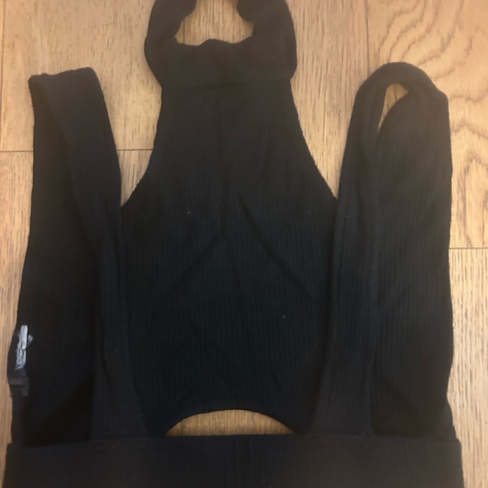 Black Ribbed Halter Crop Top - Picture 3 of 3
